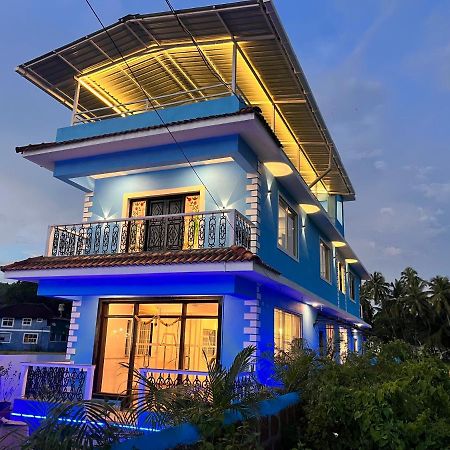 Auberge de jeunesse Dibs On Blue Morjim Extérieur photo