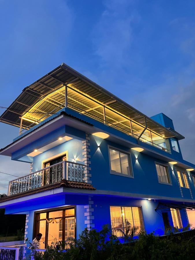 Auberge de jeunesse Dibs On Blue Morjim Extérieur photo