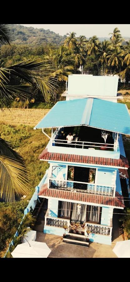 Auberge de jeunesse Dibs On Blue Morjim Extérieur photo